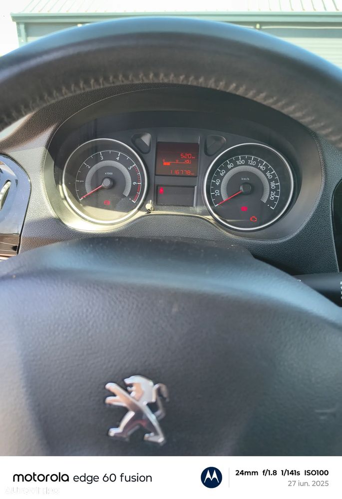 Peugeot 301 1.6 HDI FAP Allure - 12
