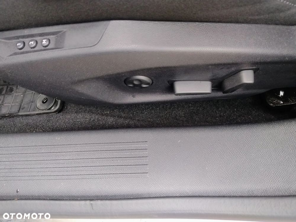 Peugeot 308 1.5 BlueHDi GT S&S EAT8 - 25