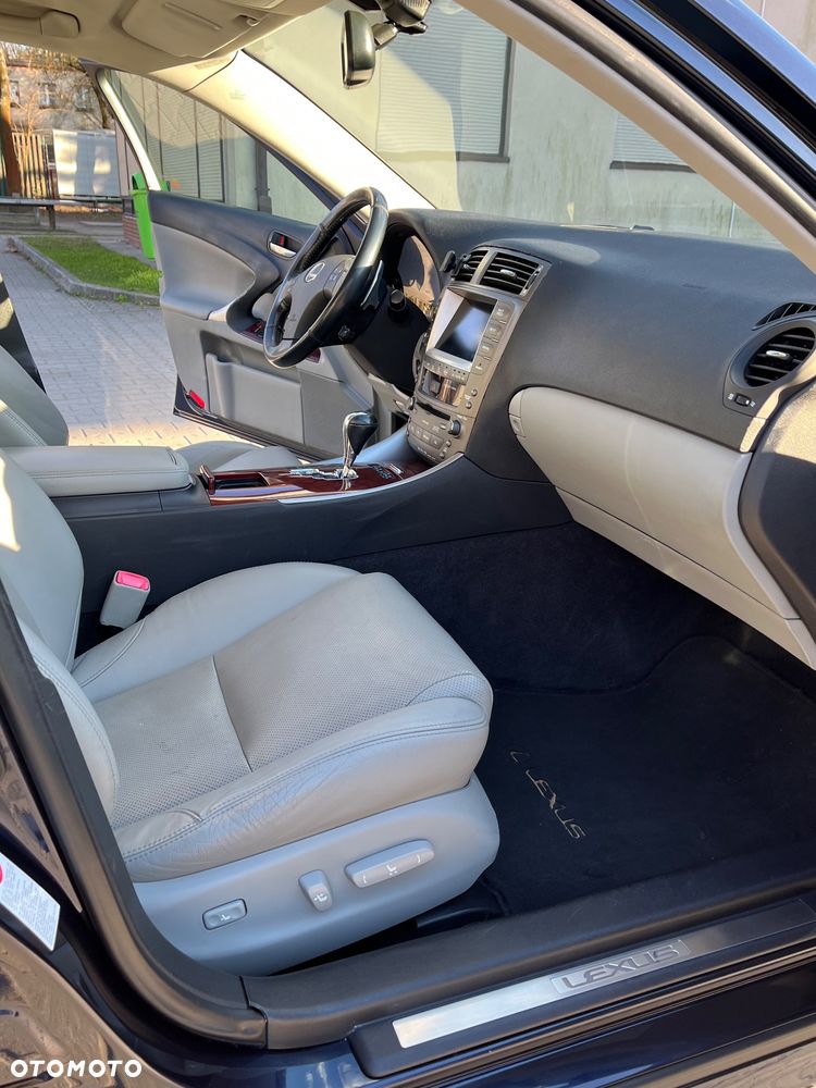 Lexus IS 250 Prestige - 19