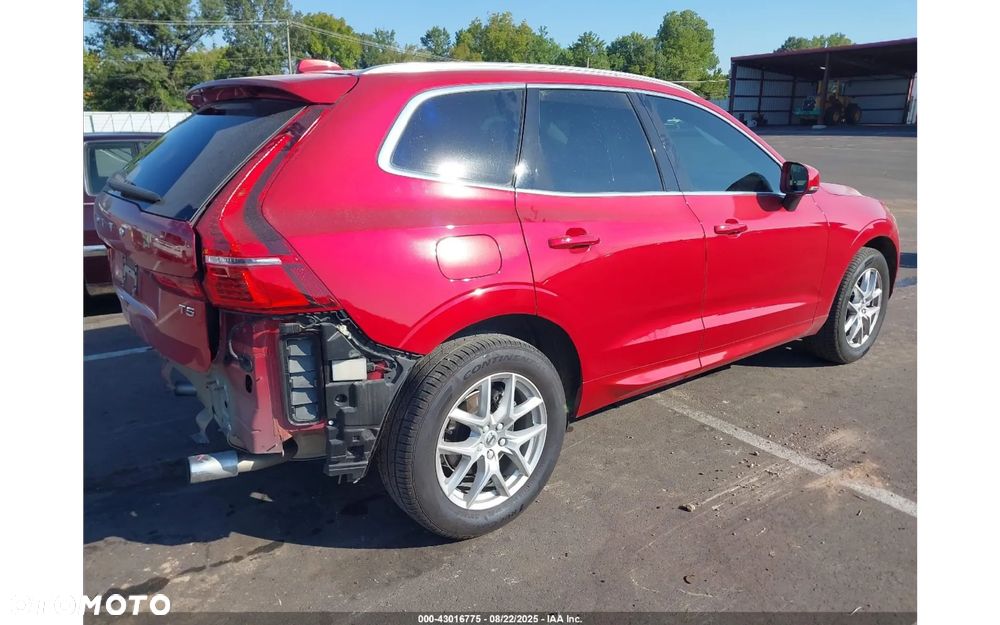 Volvo XC 60 T5 AWD Momentum - 5