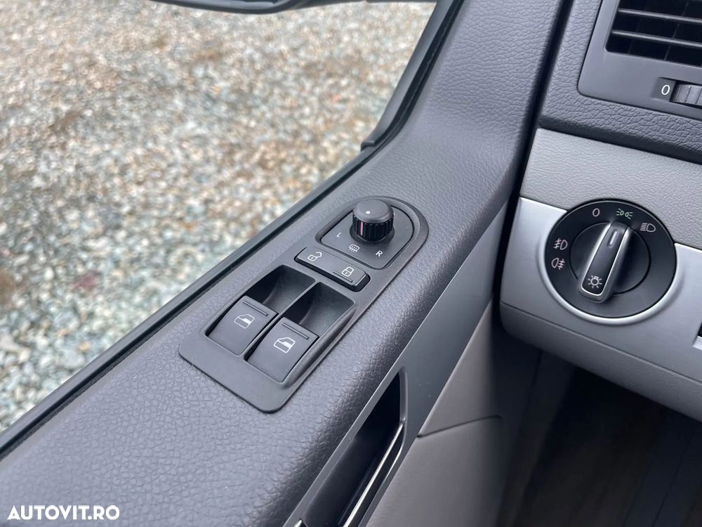 Volkswagen Multivan - 16