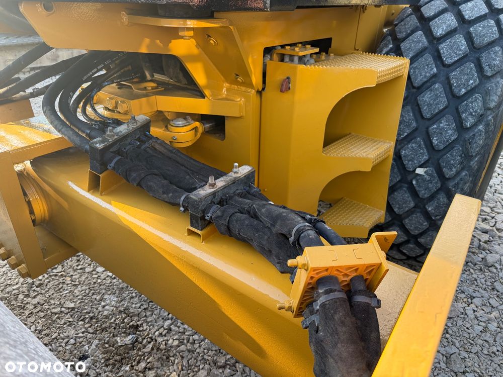 Caterpillar CS56 - 16