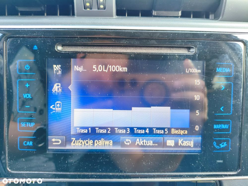 Toyota Auris Hybrid 135 Prestige - 28