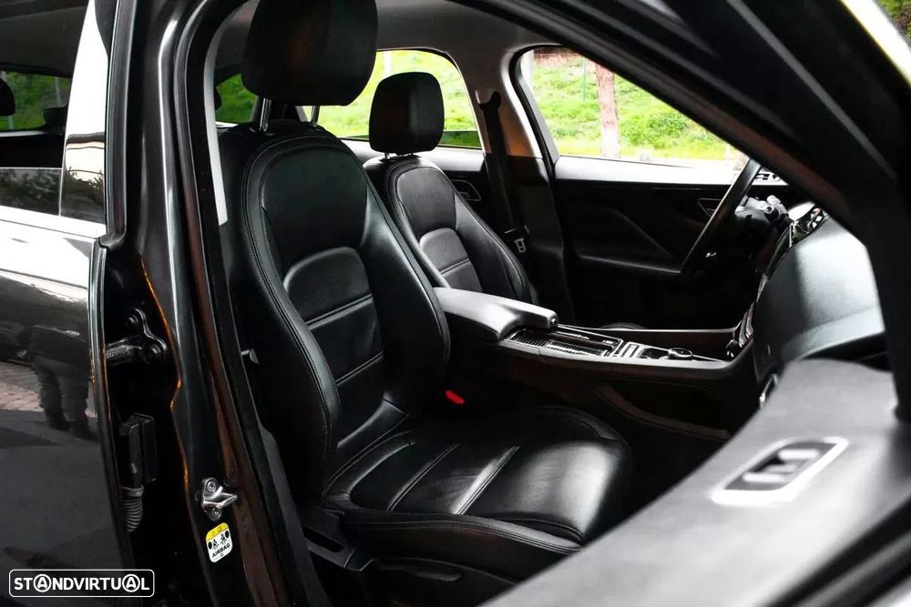 Jaguar F-Pace - 29