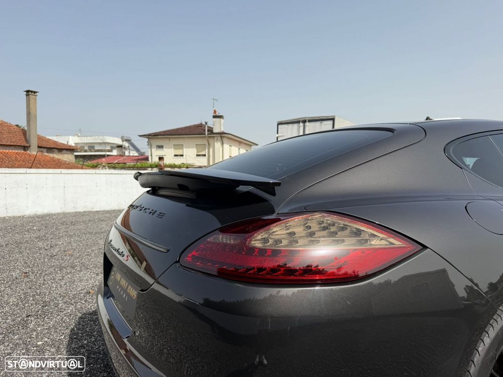 Porsche Panamera Turbo PDK - 37