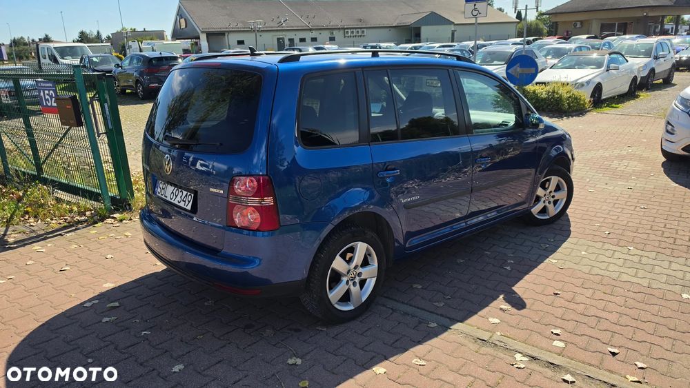 Volkswagen Touran 2.0 FSI Highline - 3