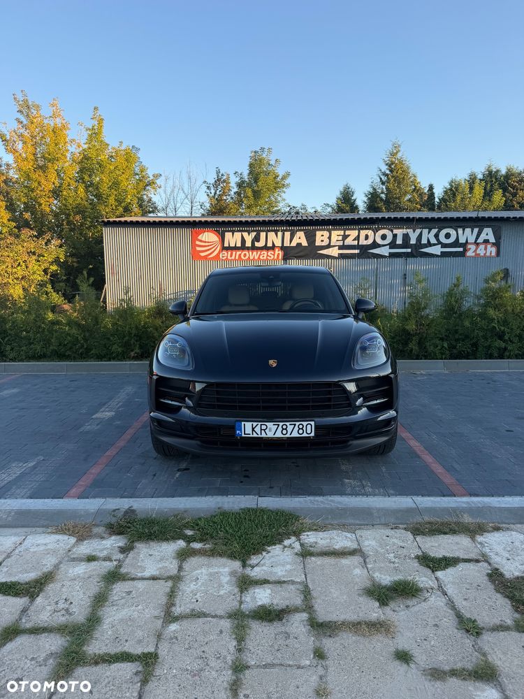 Porsche Macan - 1