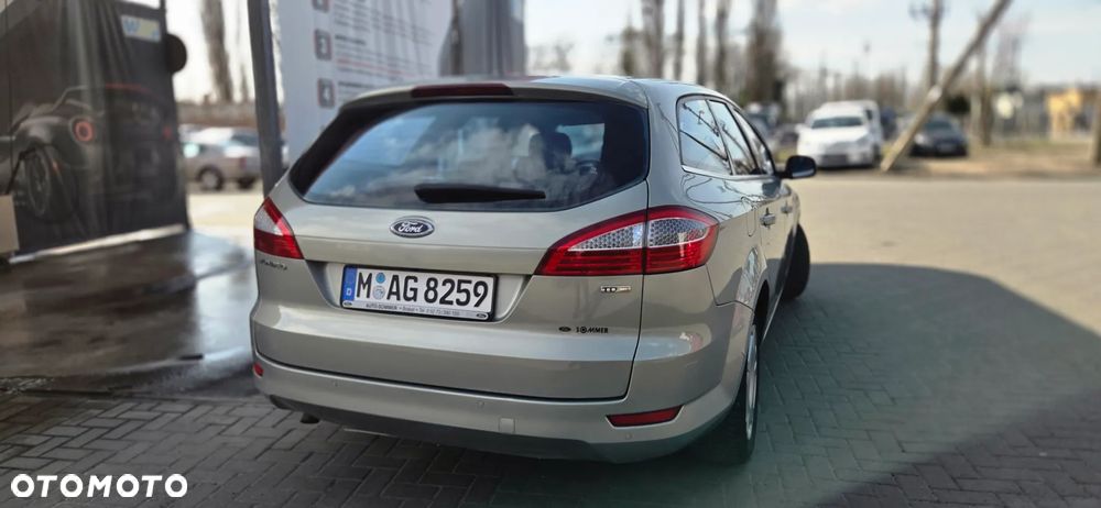 Ford Mondeo 2.0 TDCi Ghia - 10