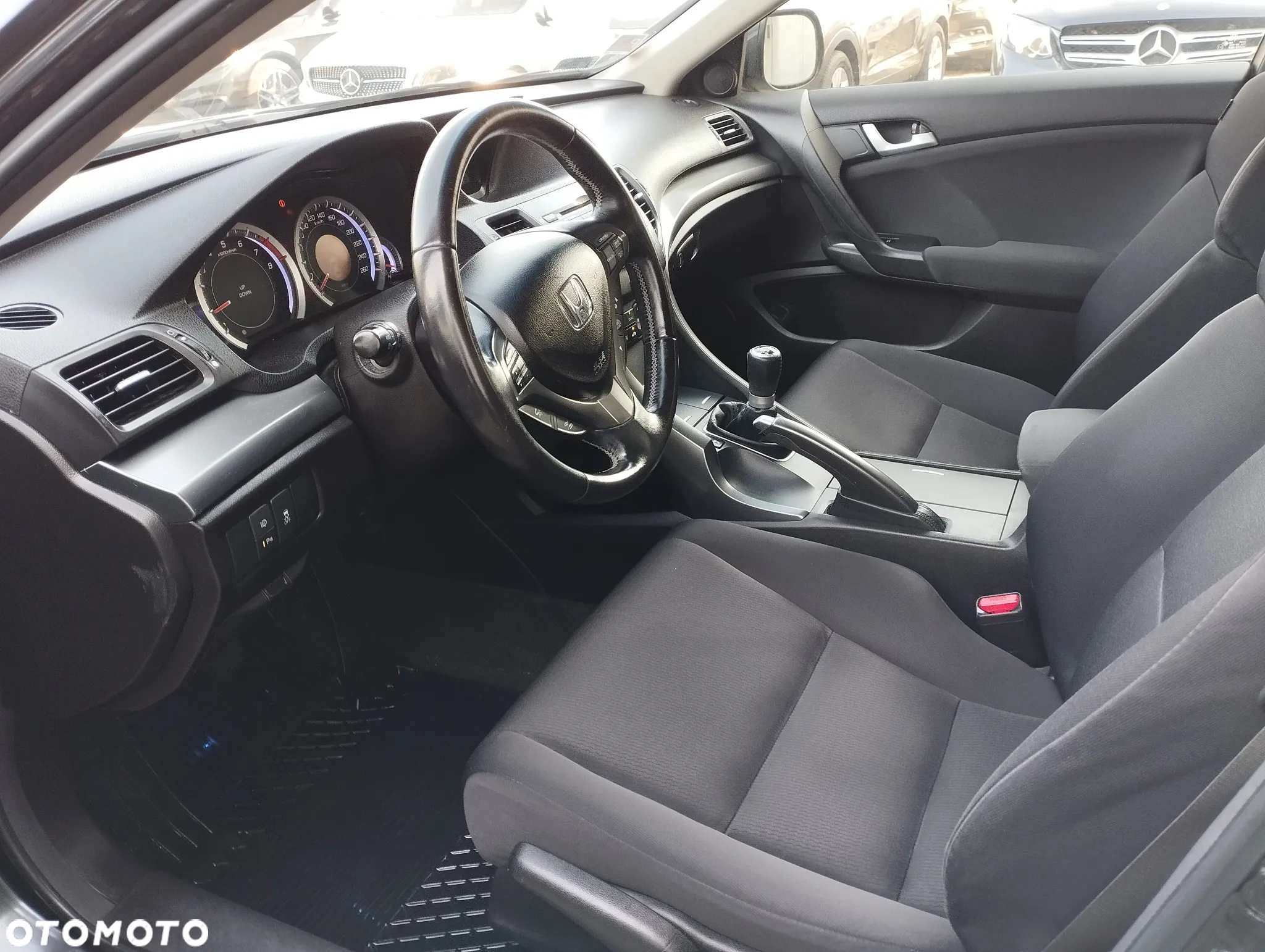 Honda Accord 2.0 Comfort - 12