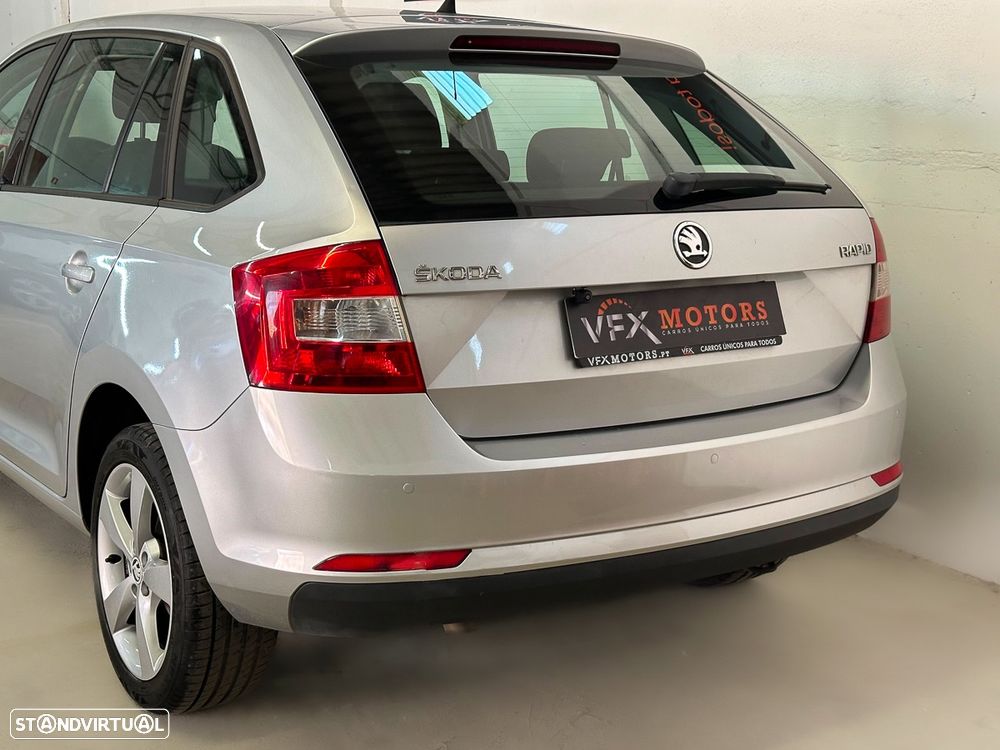 Skoda Rapid Spaceback 1.6 TDi Elegance - 21