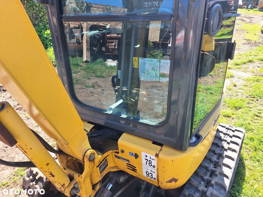Komatsu Pc16R-3Hs - 19