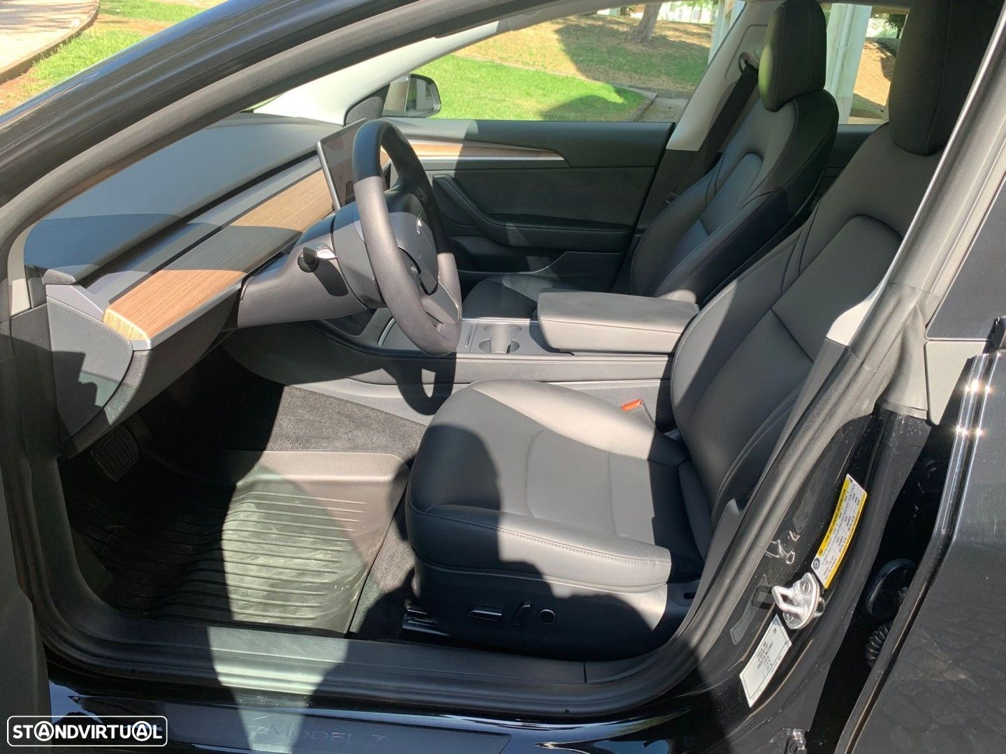 Tesla Model 3 - 8