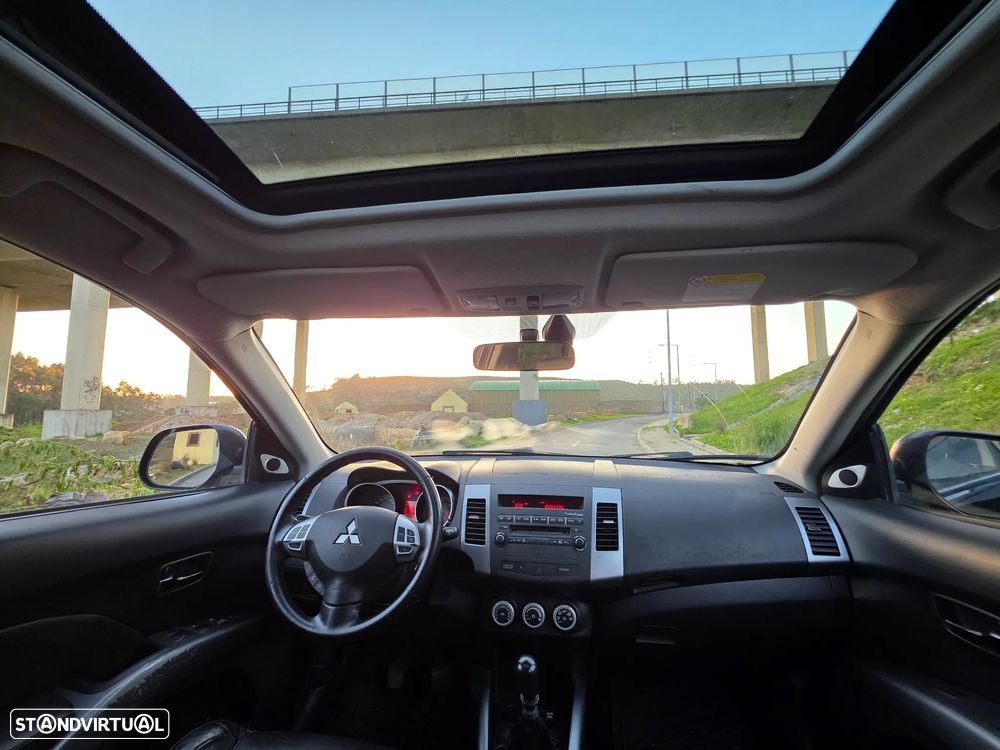 Mitsubishi Outlander 2.0 DI-D Intense 4WD - 5