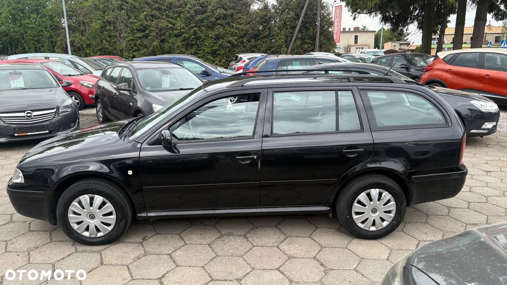 Skoda Octavia 2.0 Combi Elegance - 6