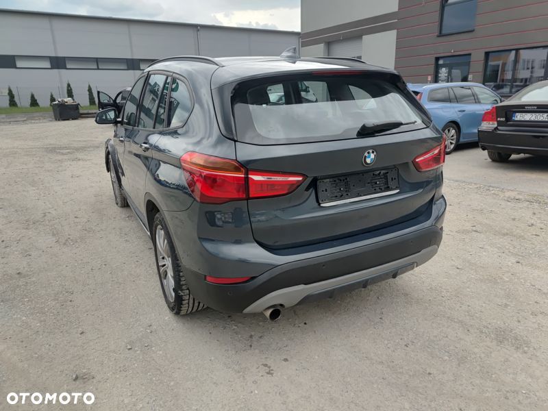 BMW X1 sDrive18i Advantage - 17