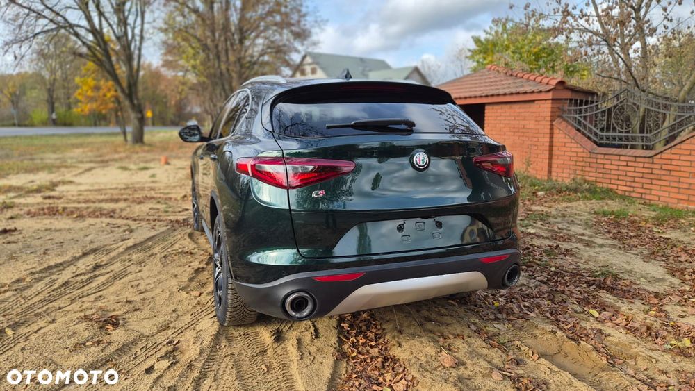 Alfa Romeo Stelvio 2.0 Turbo 16V AT8-Q4 Ti - 12