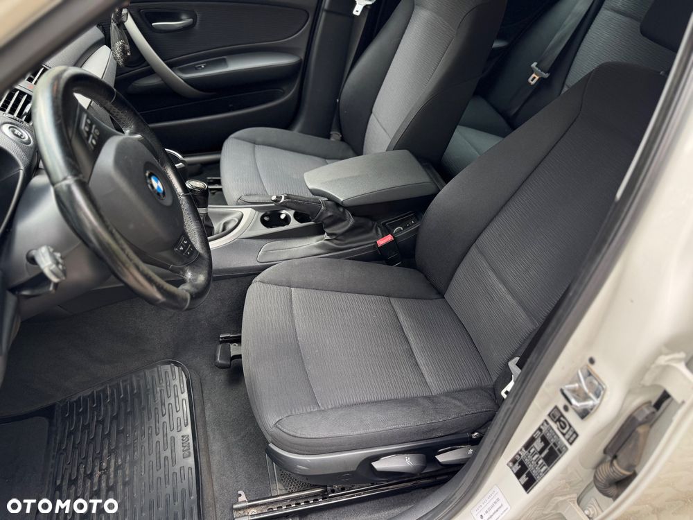 BMW Seria 1 116i - 11