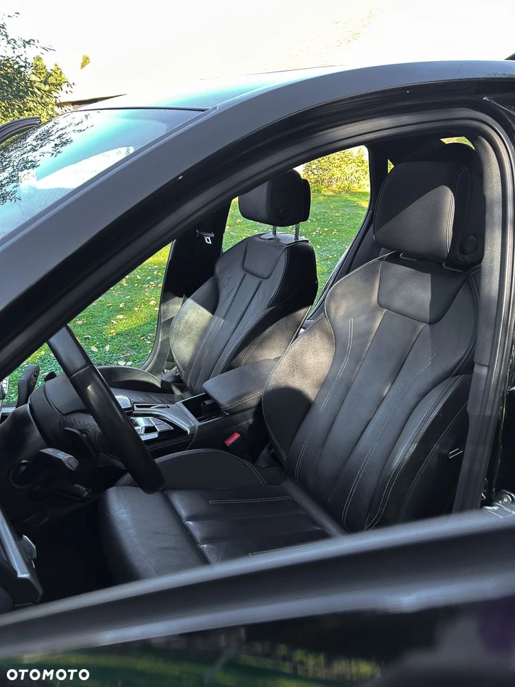Audi A4 Limousine - 8