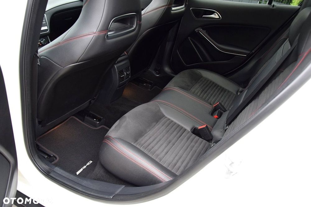 Mercedes-Benz GLA 250 4-Matic AMG Line - 11
