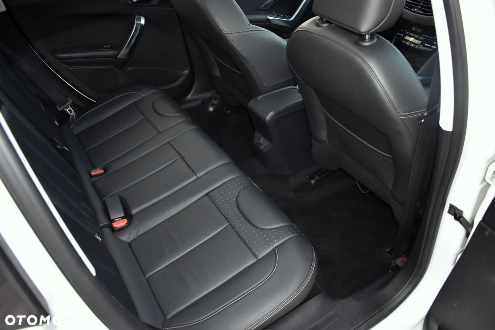 Peugeot 2008 BlueHDi 100 STOP & START Style - 38