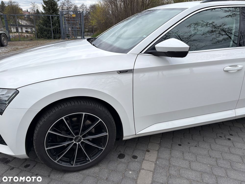 Skoda Superb 2.0 TDI Sportline - 13