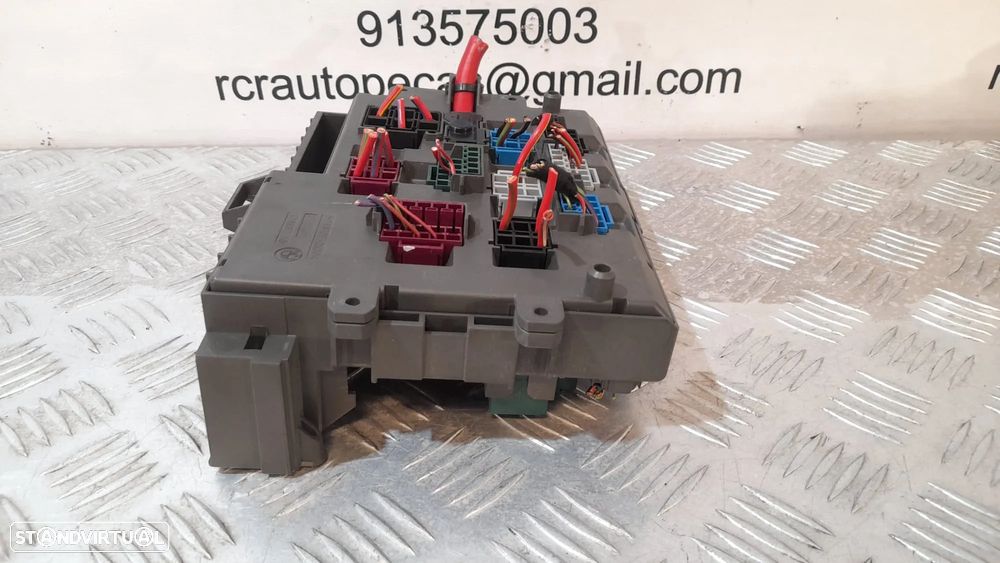 CAIXA FUSIVEIS FICHAS RELE BMW SERIE 1 E87 61149119446 9119446 SERIE 1 E81 E82 COUPE E88 CABRIO X1 E84 SERIE 3 E90 E91 E92 COUPE E93 CABRIO X3 F25 Z4 E89 TAMPA CAIXA FUSIVEIS PAINEL COMANDO CONTROLO - 3
