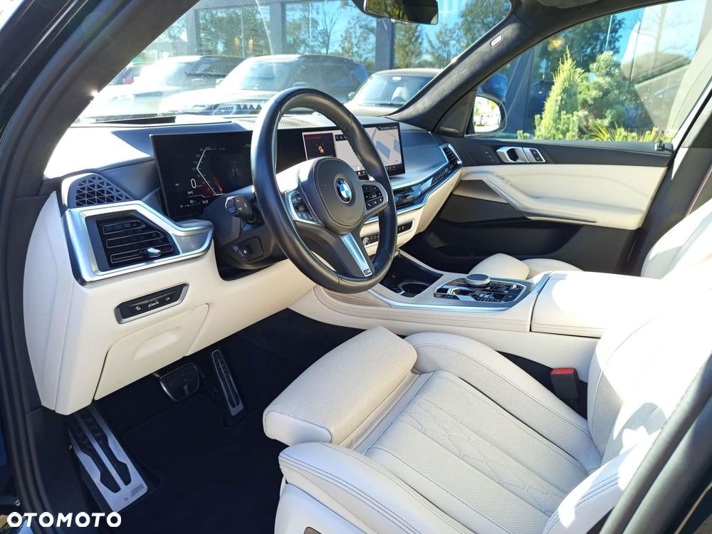 BMW X7 2023 photo 2