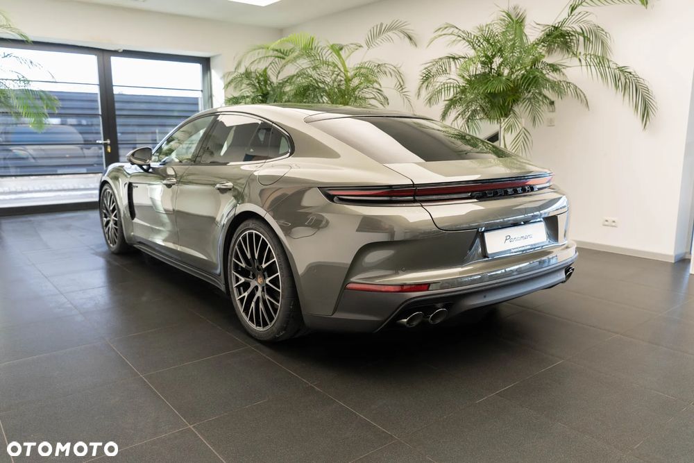 Porsche Panamera 4 E-Hybrid PHEV - 2