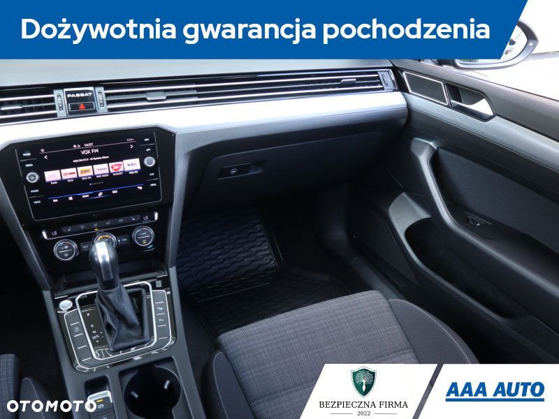 Volkswagen Passat Variant - 10