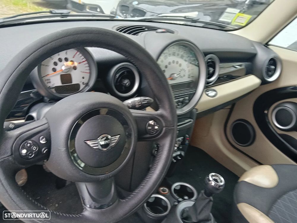MINI 3 Portas Cooper D - 13