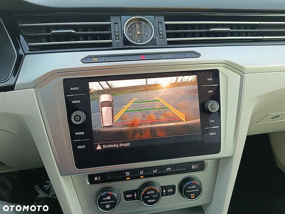 Volkswagen Passat Variant 2.0 TDI BMT Comfortline - 17