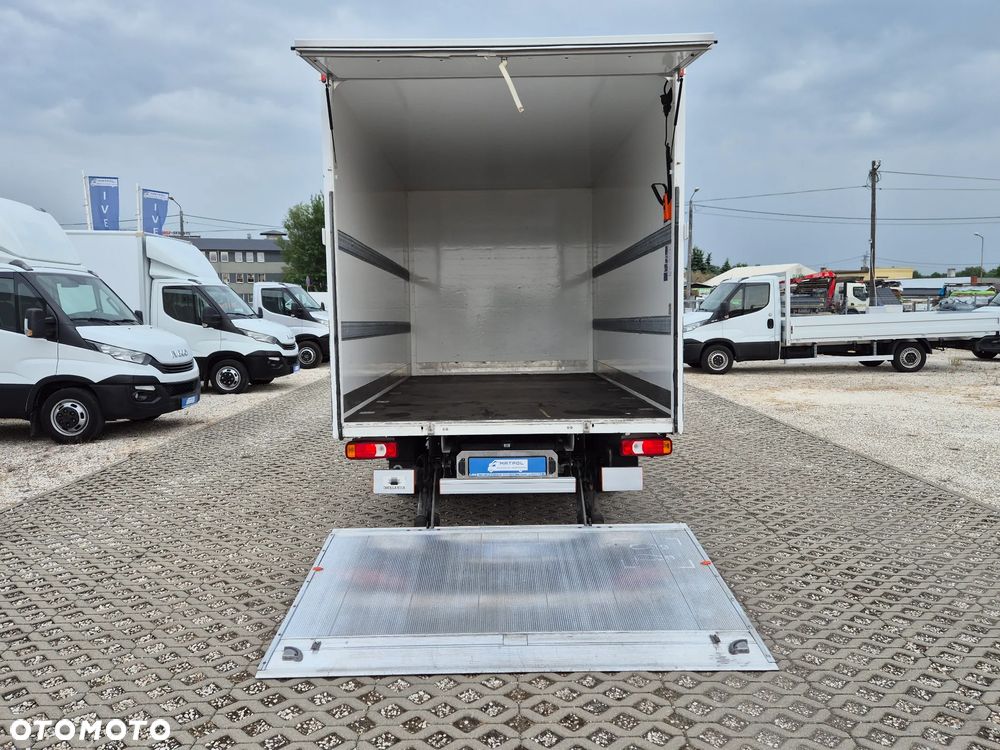 Iveco Daily 35S14 2.3 HPi, kontener 8PAL, winda 750KG, klimatyzacja - 8
