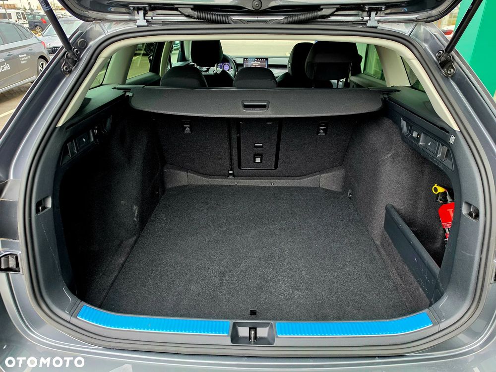 Skoda Superb 2.0 TDI SCR Essence DSG - 10