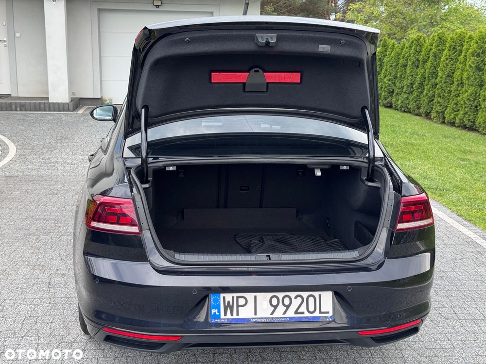 Volkswagen Passat 2019 photo 5