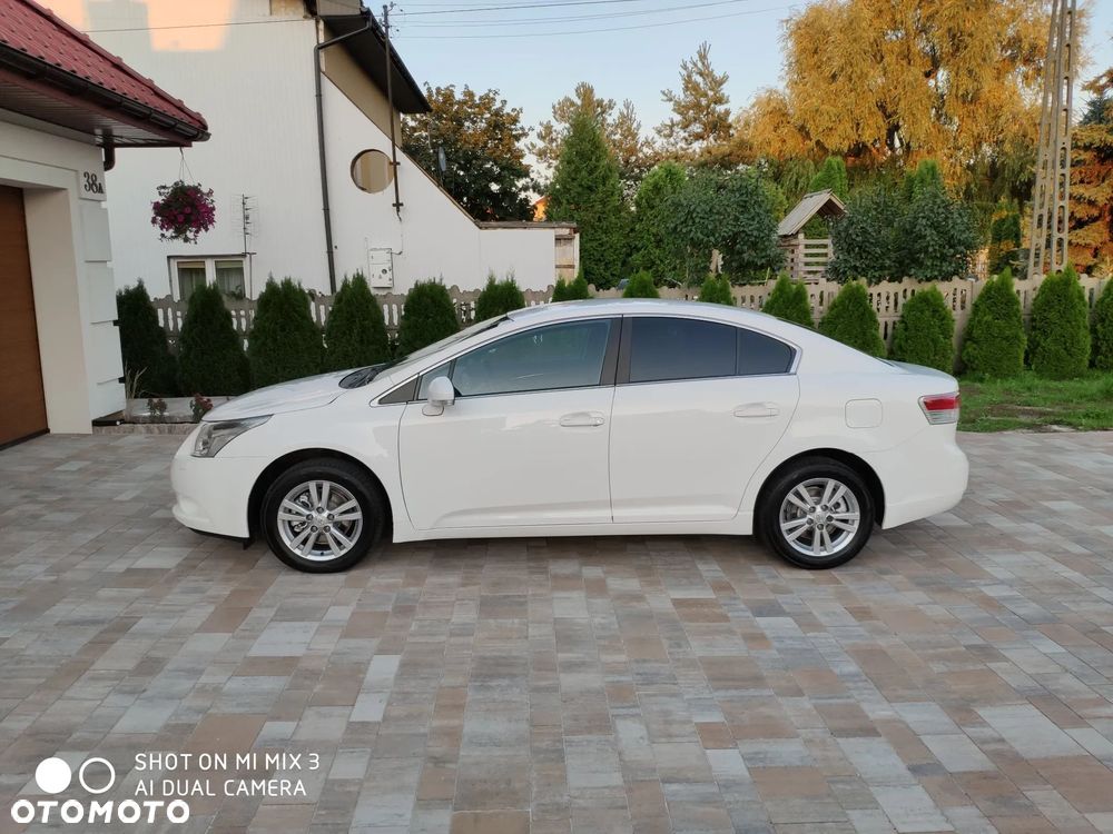 Toyota Avensis 2.0 Prestige EU5 MS - 3