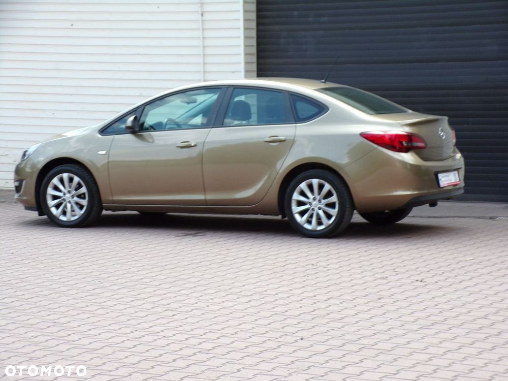 Opel Astra - 10