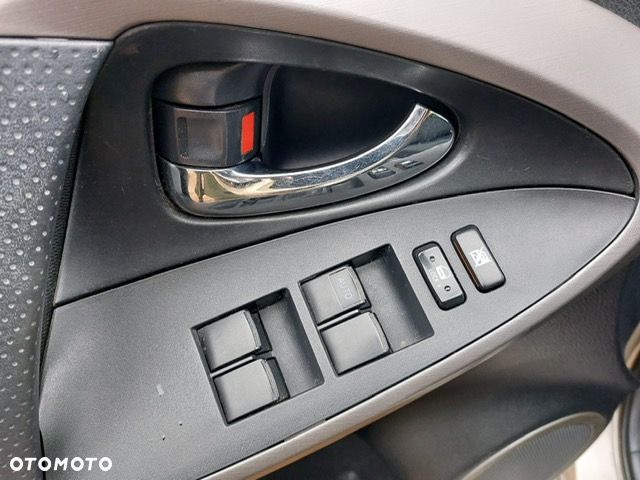 Toyota RAV4 2.0 VVT-i Premium - 25