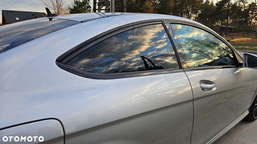 Mercedes-Benz Klasa C 180 CGI BlueEff - 11