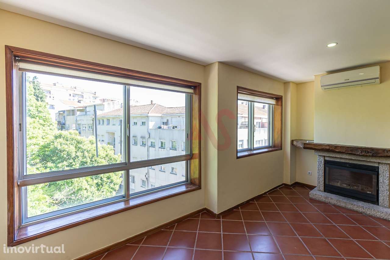 Apartamento T4 Duplex | Próximo das Faculdades | com 4 Quartos ( 1 Sui - Grande imagem: 2/39