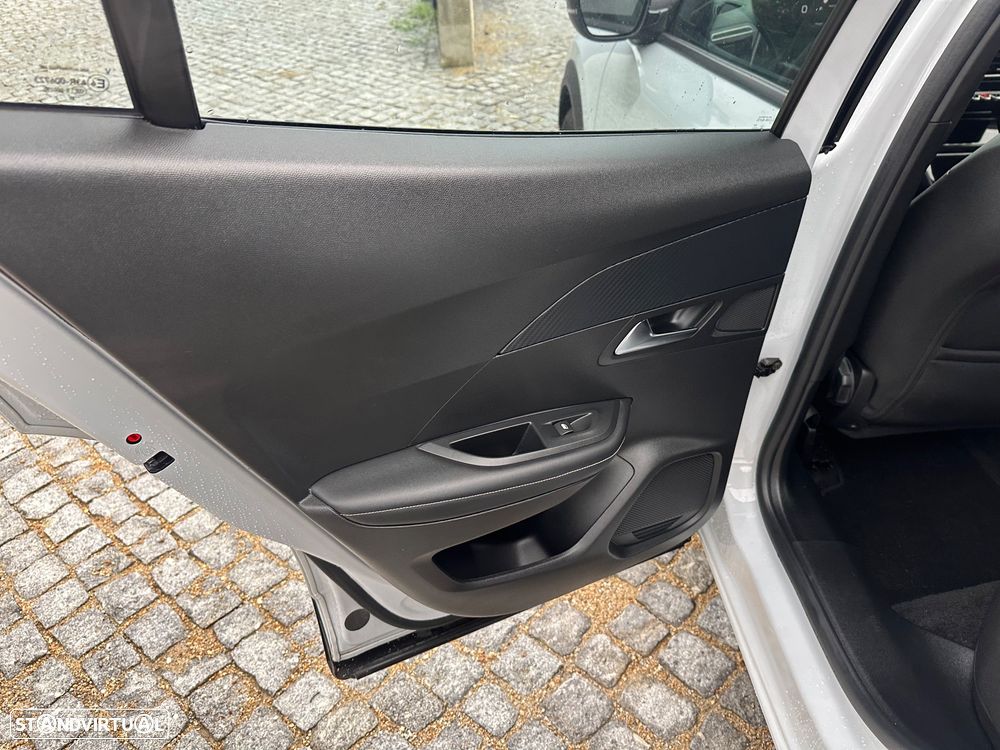 Peugeot 2008 1.2 PureTech Allure Pack EAT8 - 16