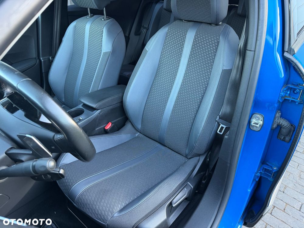 Peugeot 2008 1.5 BlueHDi Allure Pack S&S EAT8 - 11