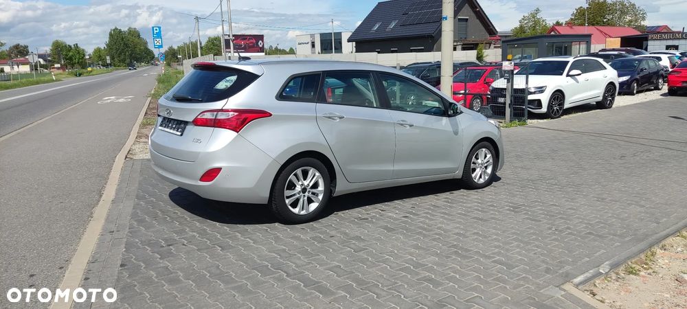 Hyundai i30 i30cw 1.4 Fifa World Cup Edition - 6