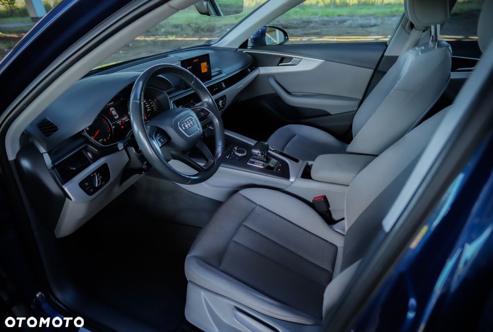 Audi A4 - 40