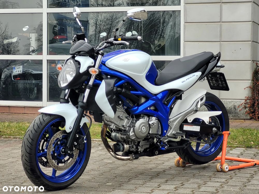 Suzuki Gladius - 23