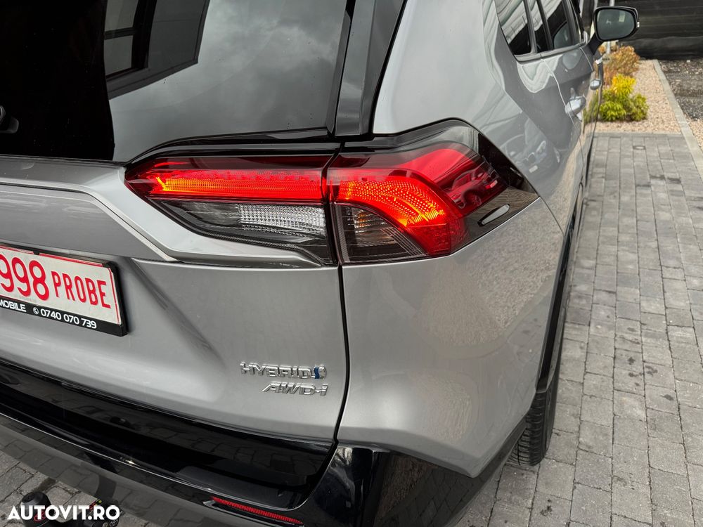 Toyota RAV4 2.5 4x4 Hybrid Team Deutschland - 31
