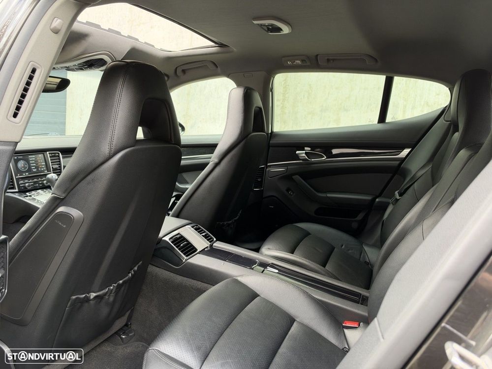 Porsche Panamera Platinum Edition - 3