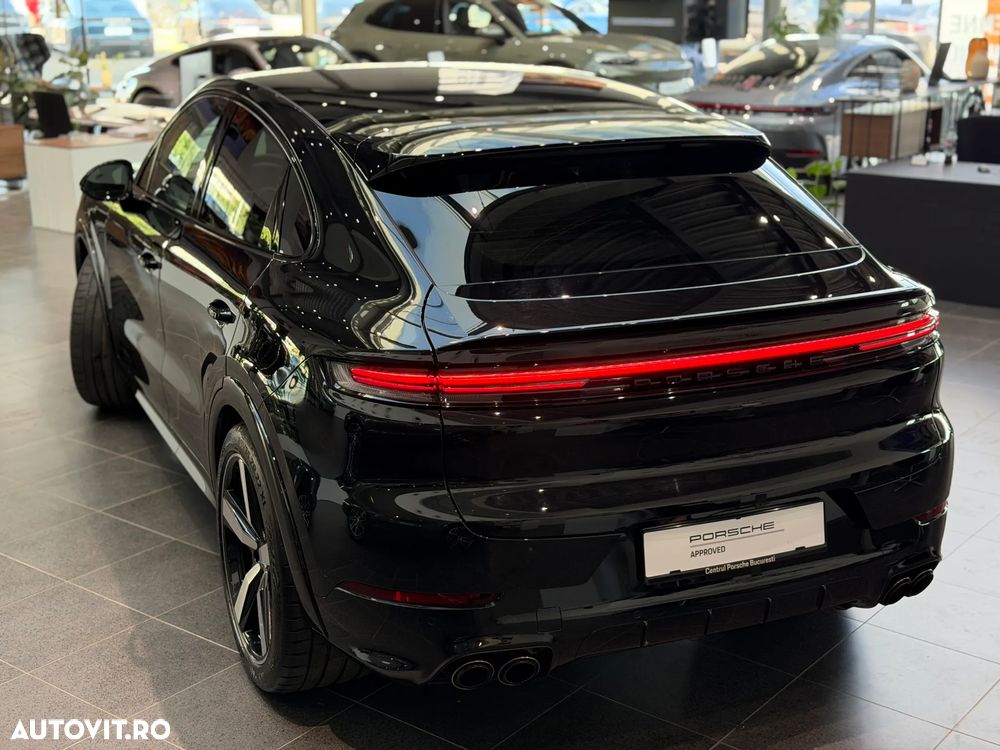 Porsche Cayenne Coupe GTS - 4