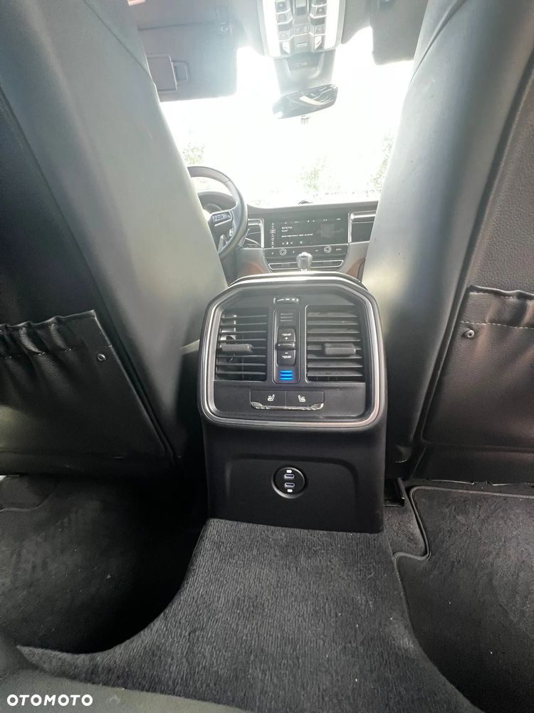 Porsche Macan - 8