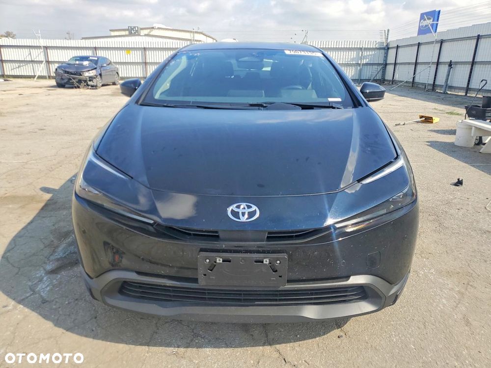 Toyota Prius - 5