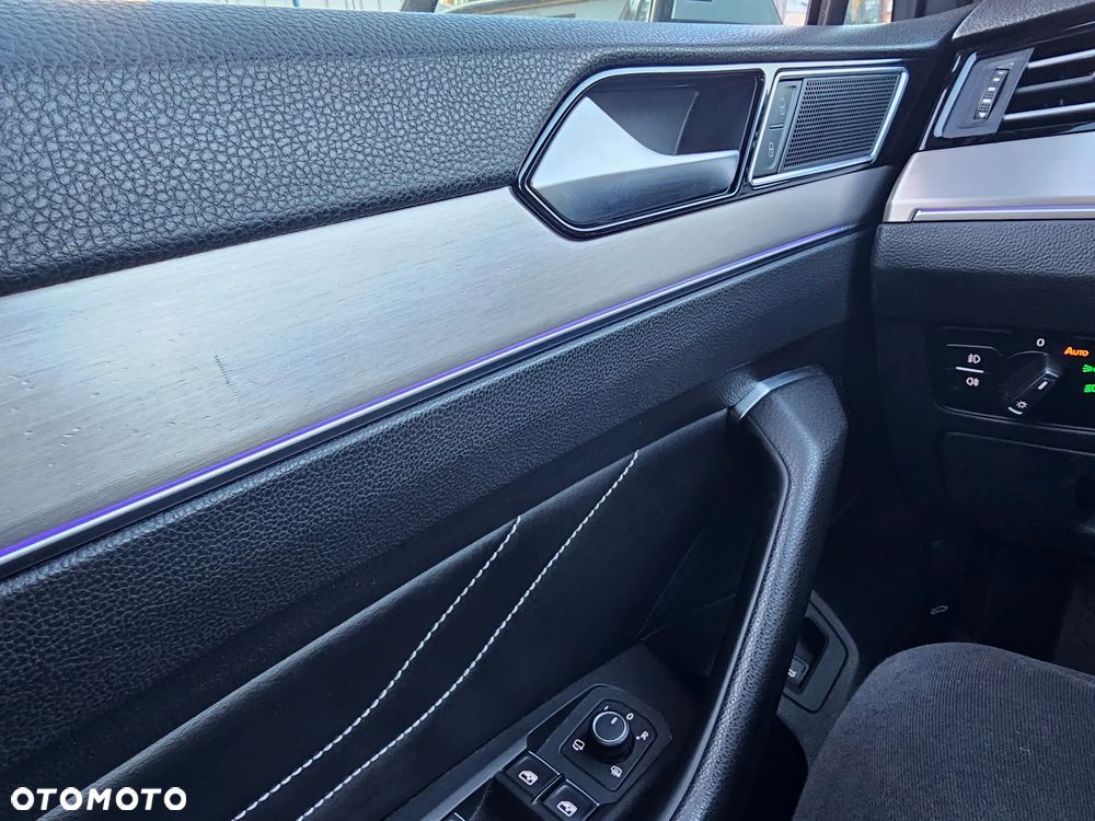 Volkswagen Passat 2.0 TDI SCR DSG Elegance - 22